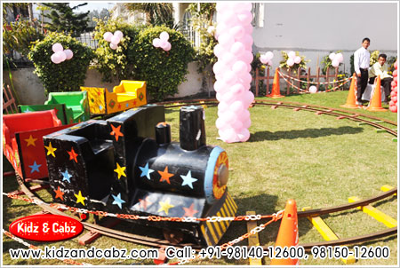 toy train for marriage palace in ludhiana punjab - kids theme balloon party decorators ludhiana punjab